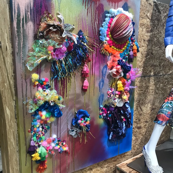 Welcome to my Closet - Picture 4 of 8